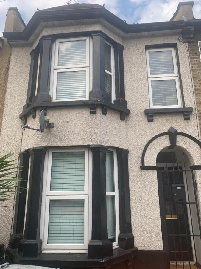Central Stratford Cozy Double Room London Exterior photo