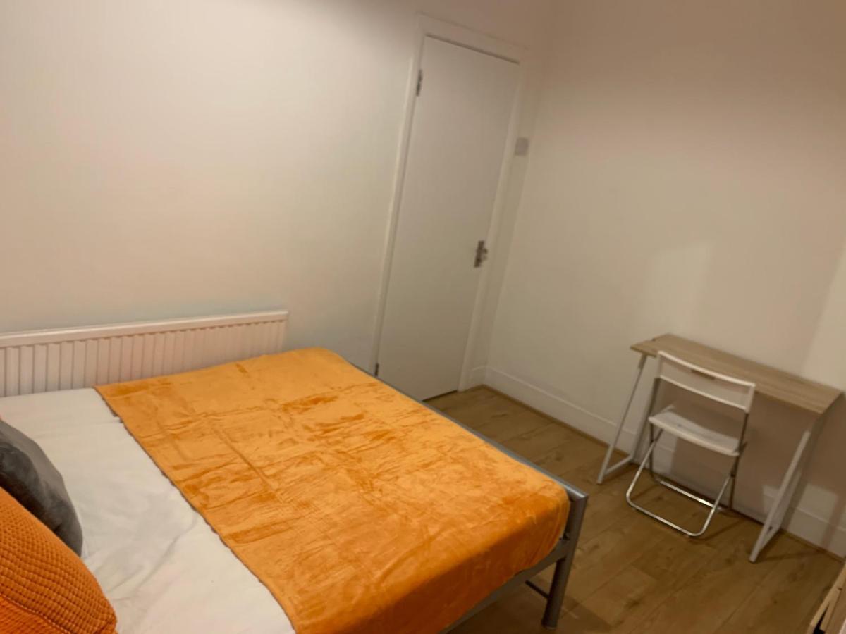 Central Stratford Cozy Double Room London Exterior photo