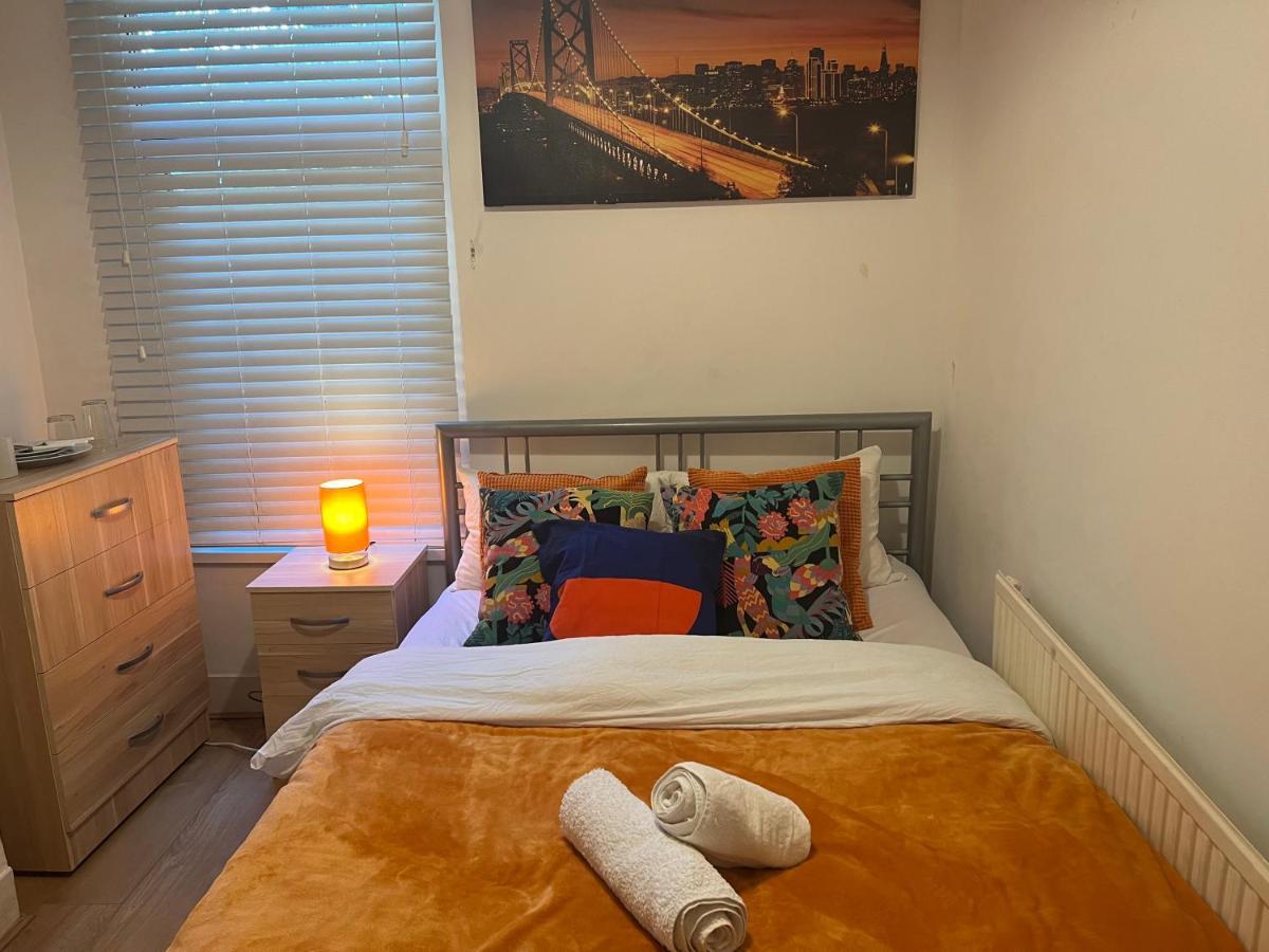 Central Stratford Cozy Double Room London Exterior photo