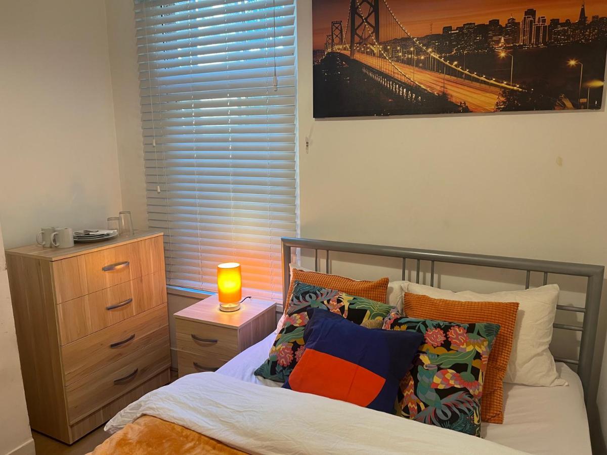 Central Stratford Cozy Double Room London Exterior photo