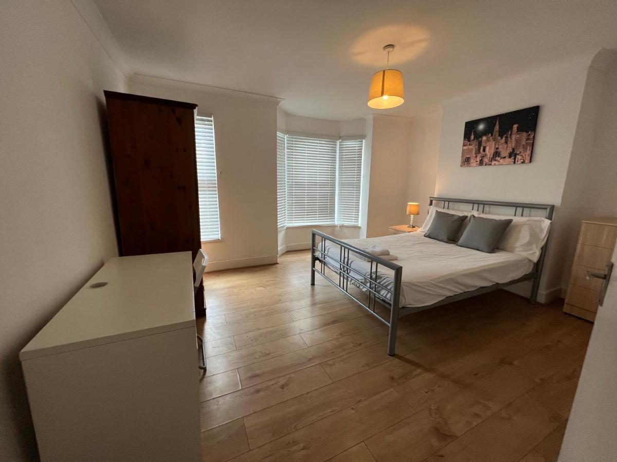 Central Stratford Cozy Double Room London Exterior photo