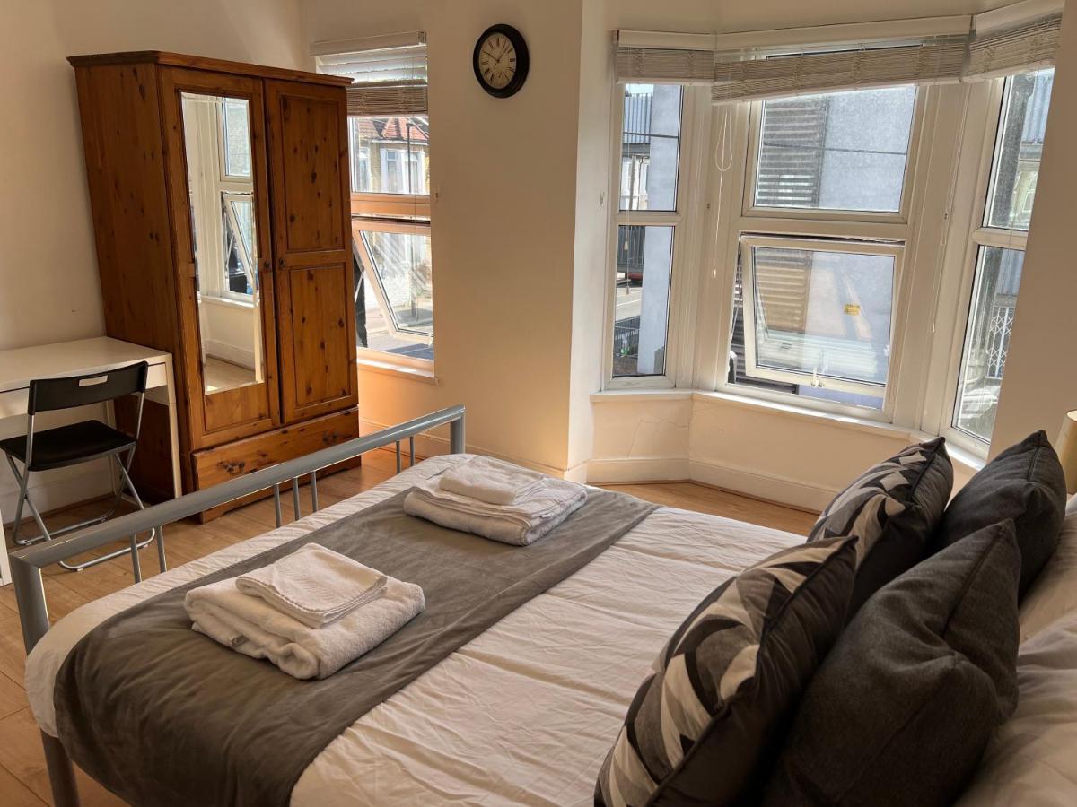Central Stratford Cozy Double Room London Exterior photo