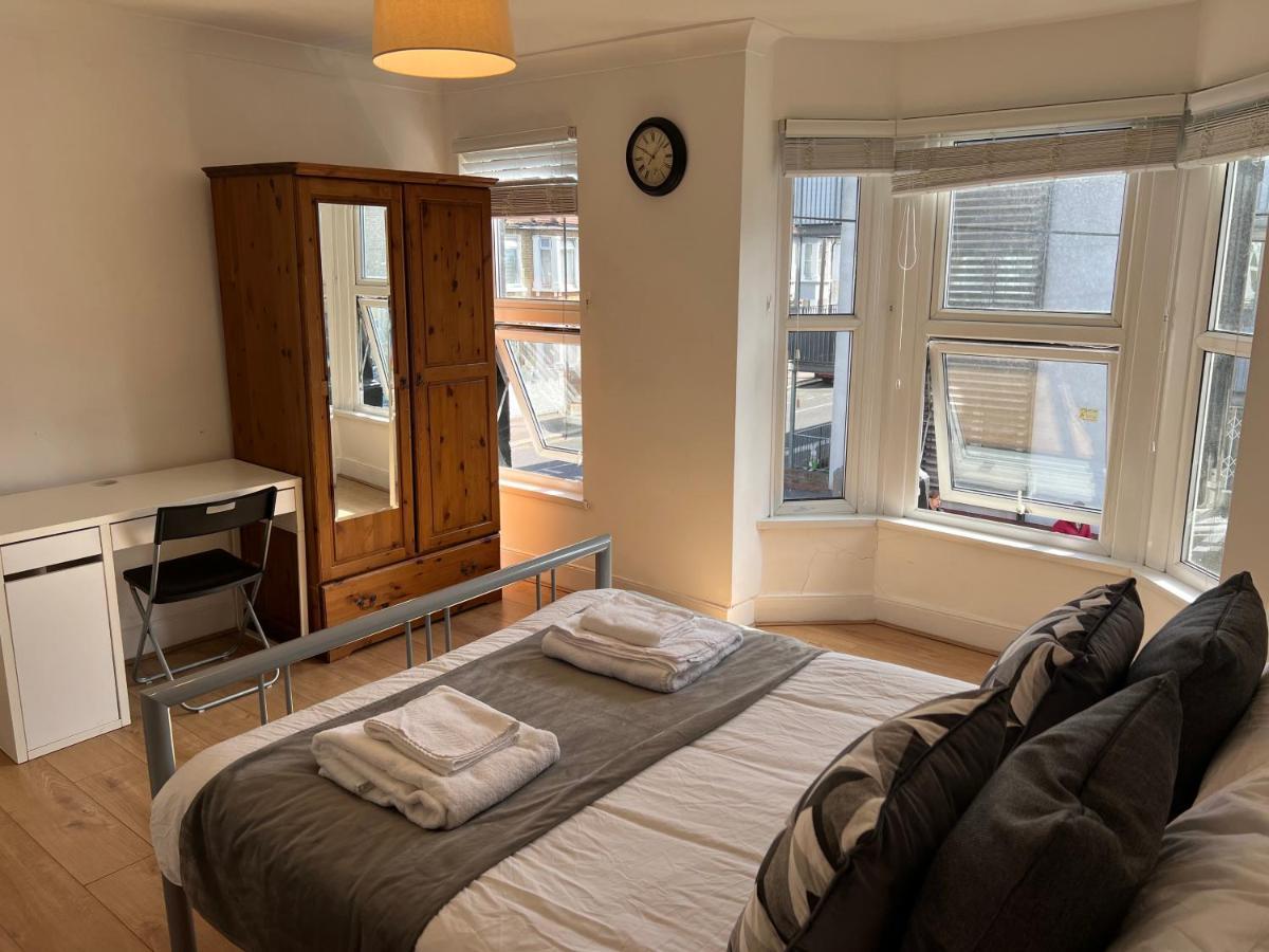 Central Stratford Cozy Double Room London Exterior photo